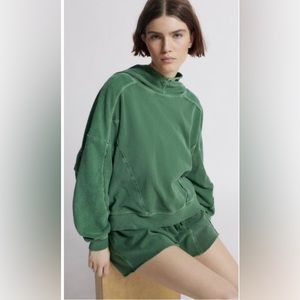 💚 URBAN OUTFITTERS HOODIE